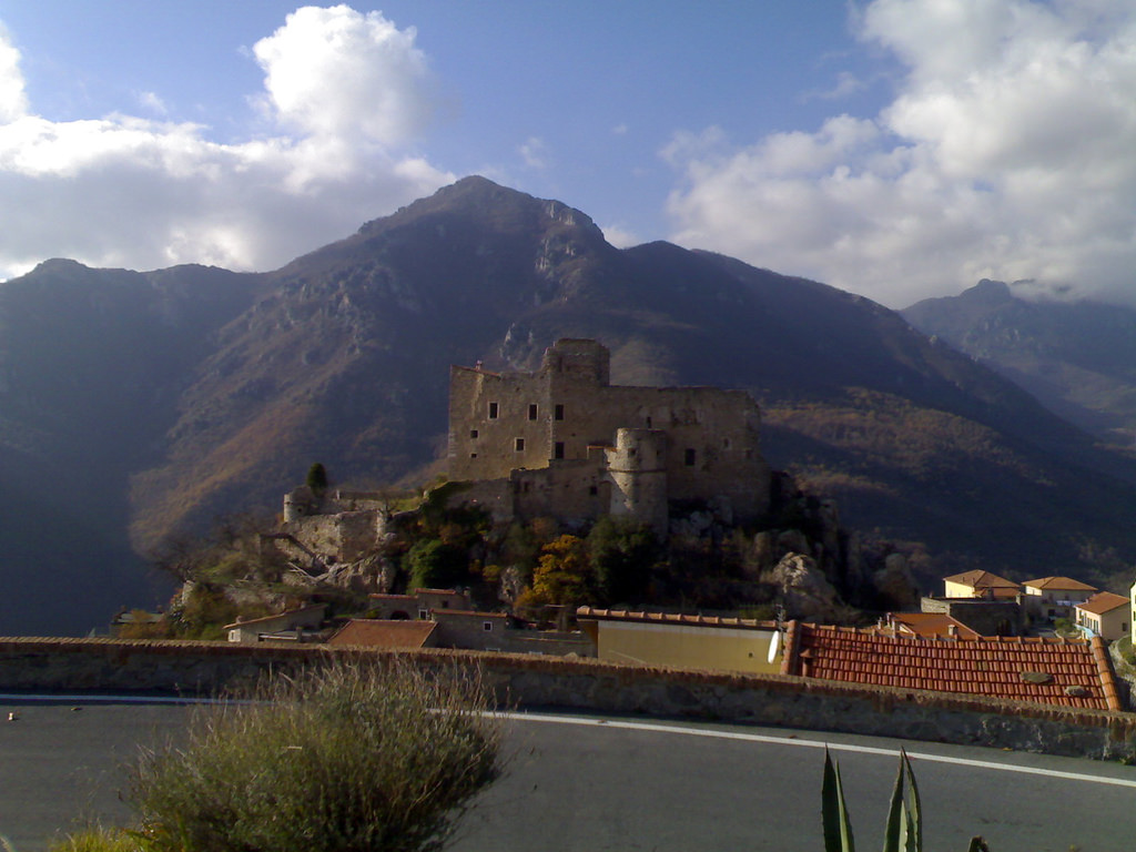 Castelvecchio di Rocca Barbena