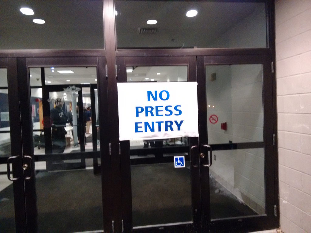 NO PRESS ENTRY