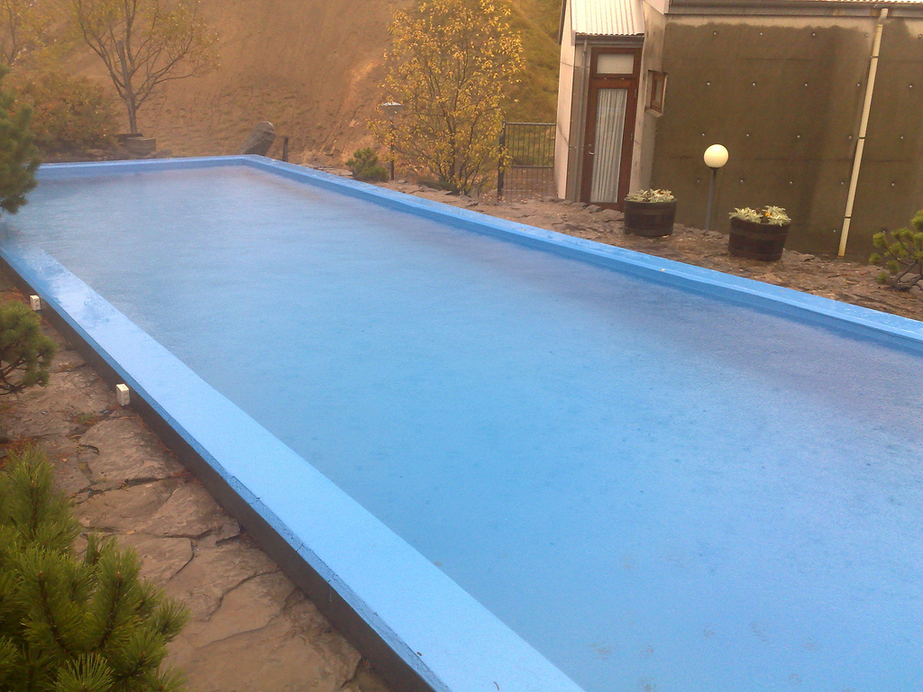 Frost and Fire Guesthouse Pool
