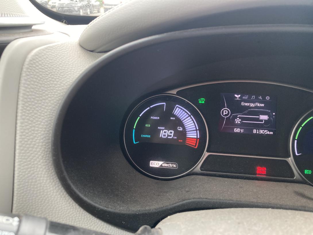 Kia Soul range estimator on the dashboard showing an estimated range of 189 km