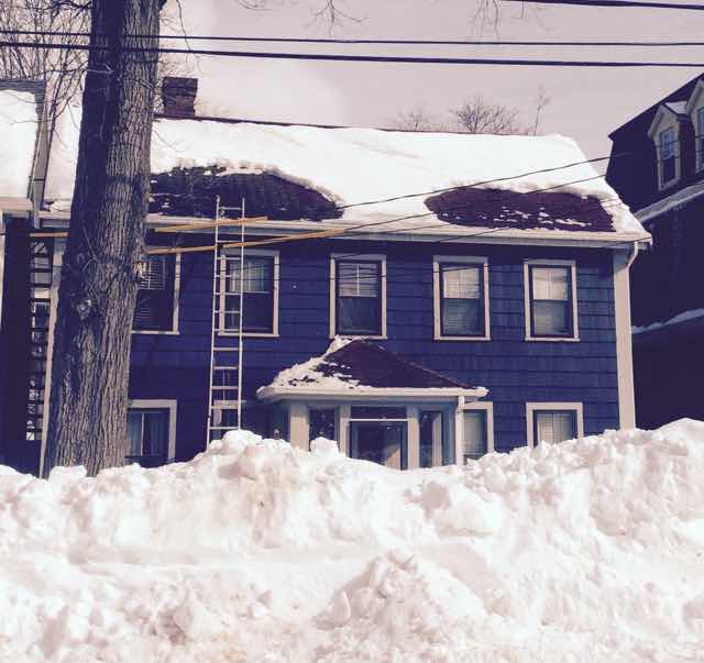 Roof with less snow