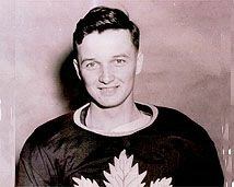 Gus Bodnar in a Leafs Sweater