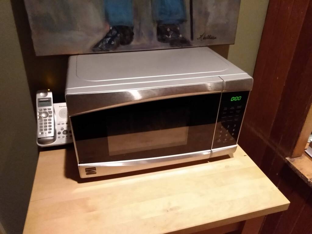 Bill and Michelle's microwave oven