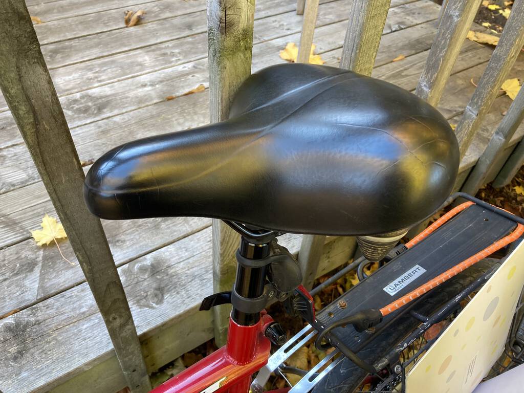 Photo of my new bicycle seat, installed on my bicycle.
